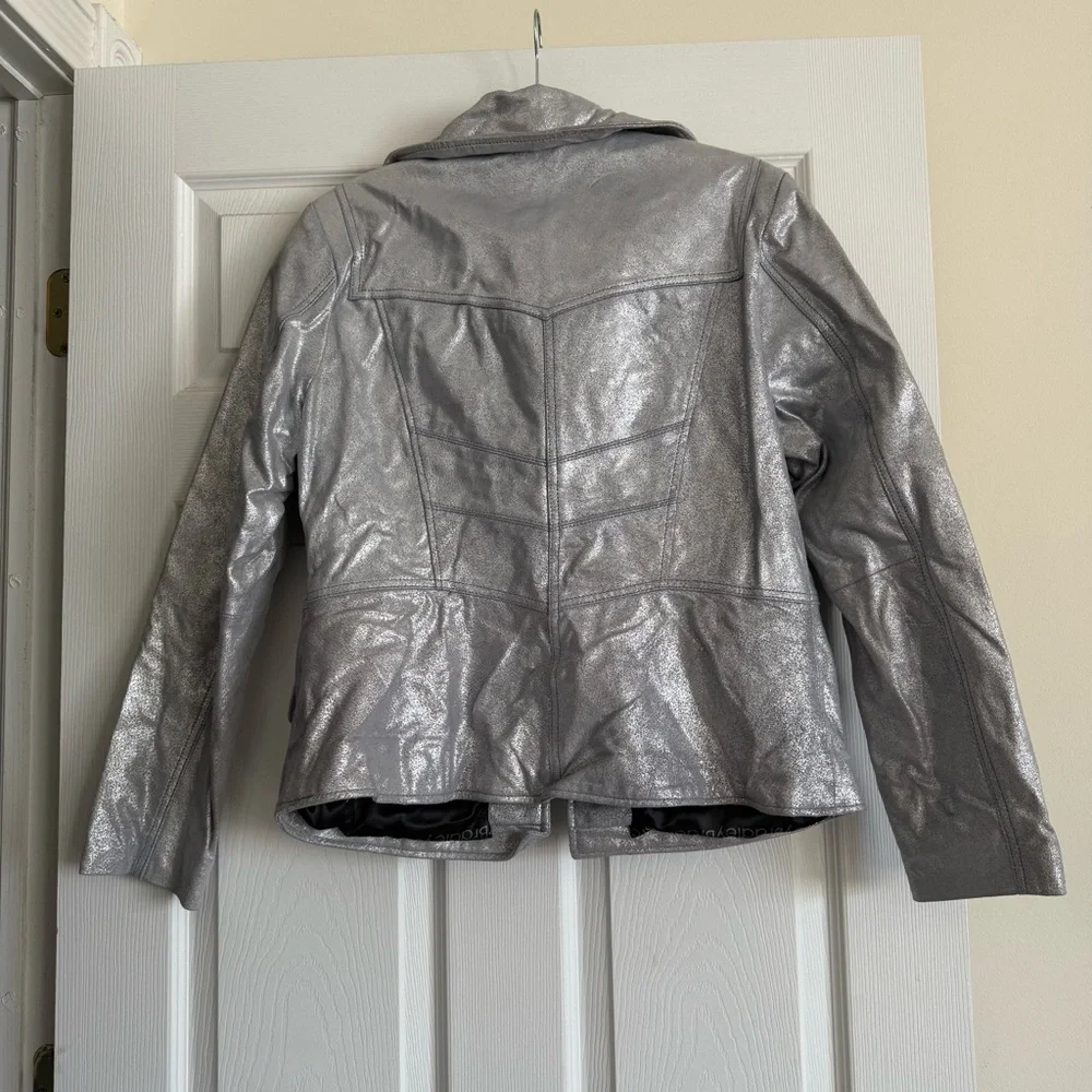Bradley Bayou Silver Leather Jacket NWT size Medium - Picture 4 of 9
